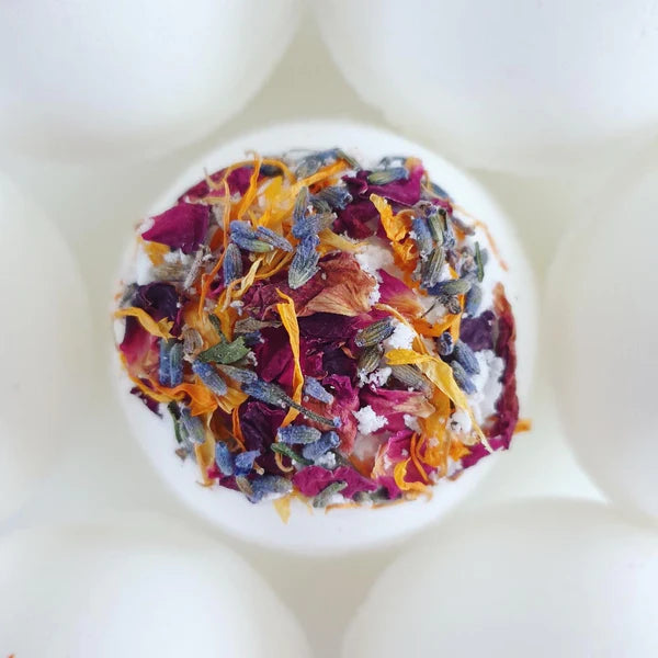 Floral Secret Bath Bomb (115g)